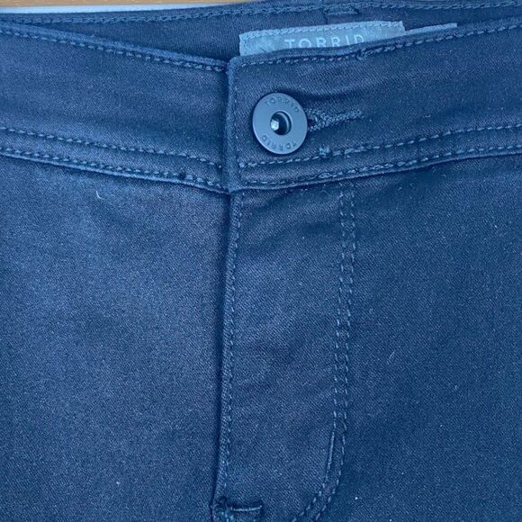 TORRID WOMEN'S Black Luxe Skinny Jeans Sateen Stretch US 18R - Picture 5 of 12